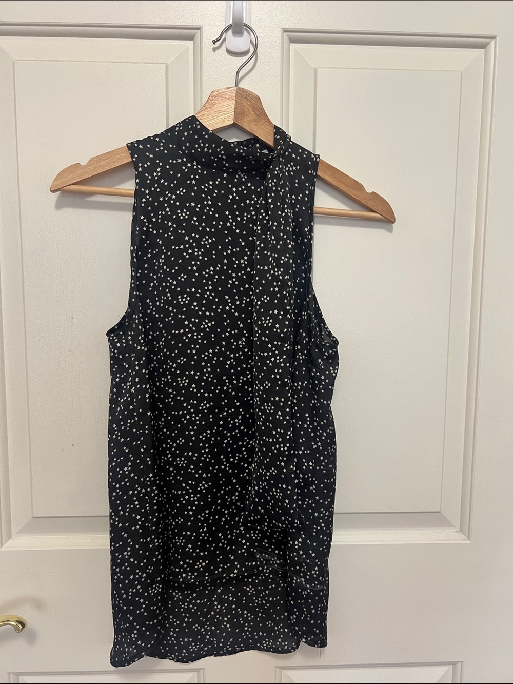 Sleeveless Black Star Dot Mock Neck high-low Top